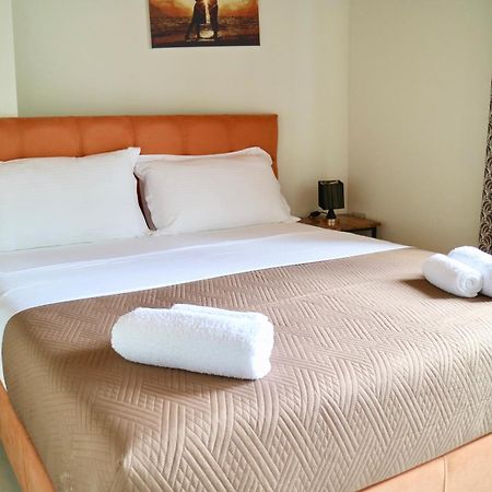 Crown Deluxe Apartments Саранда Экстерьер фото