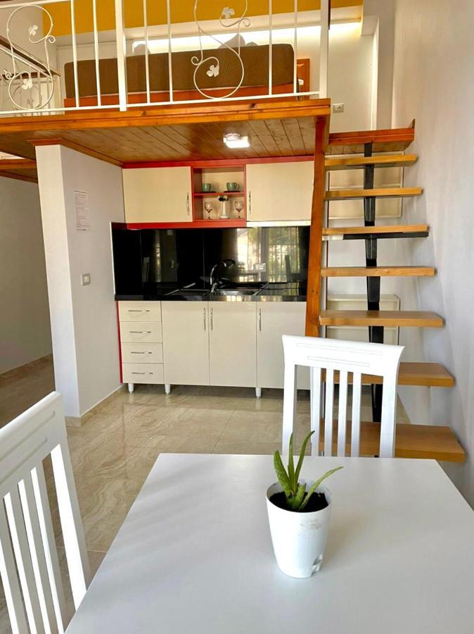 Crown Deluxe Apartments Саранда Экстерьер фото