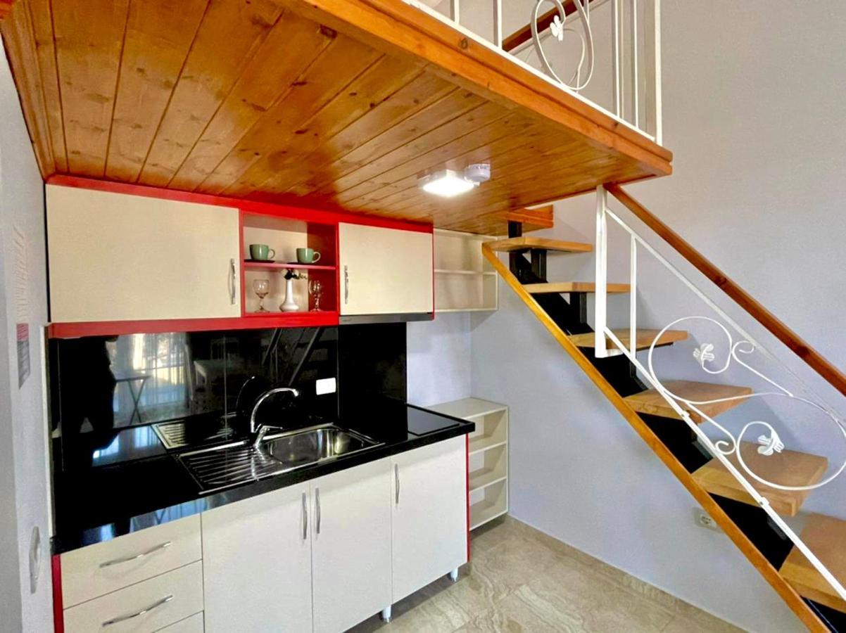 Crown Deluxe Apartments Саранда Экстерьер фото