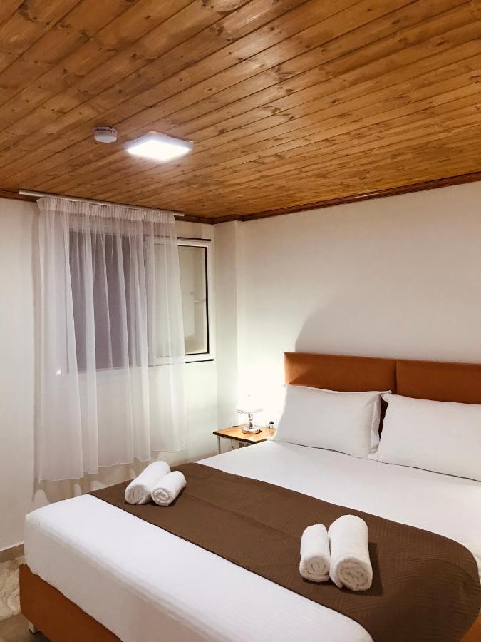 Crown Deluxe Apartments Саранда Экстерьер фото