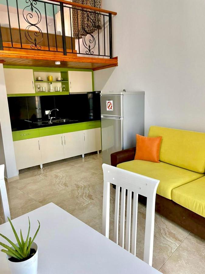 Crown Deluxe Apartments Саранда Экстерьер фото