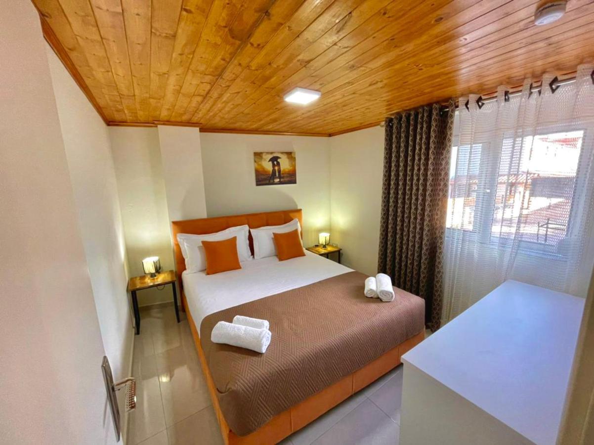 Crown Deluxe Apartments Саранда Экстерьер фото