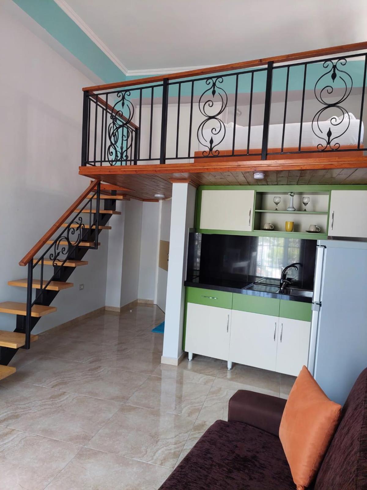 Crown Deluxe Apartments Саранда Экстерьер фото