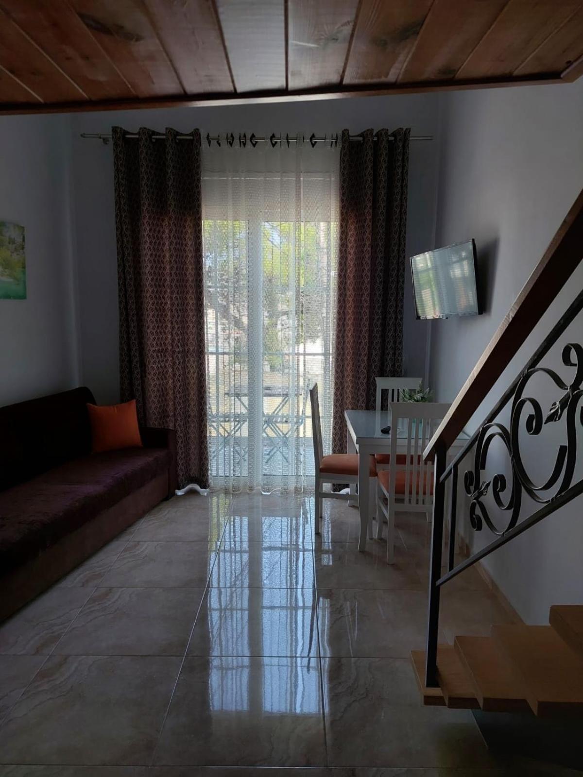 Crown Deluxe Apartments Саранда Экстерьер фото