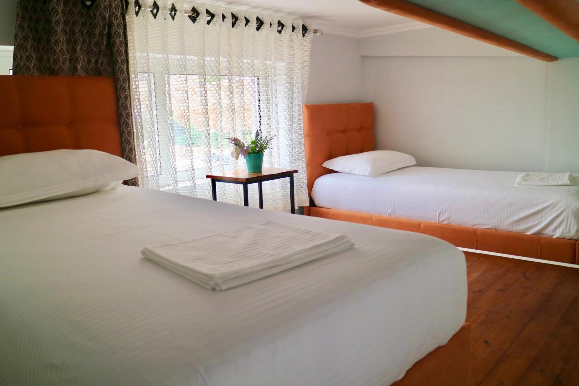 Crown Deluxe Apartments Саранда Экстерьер фото