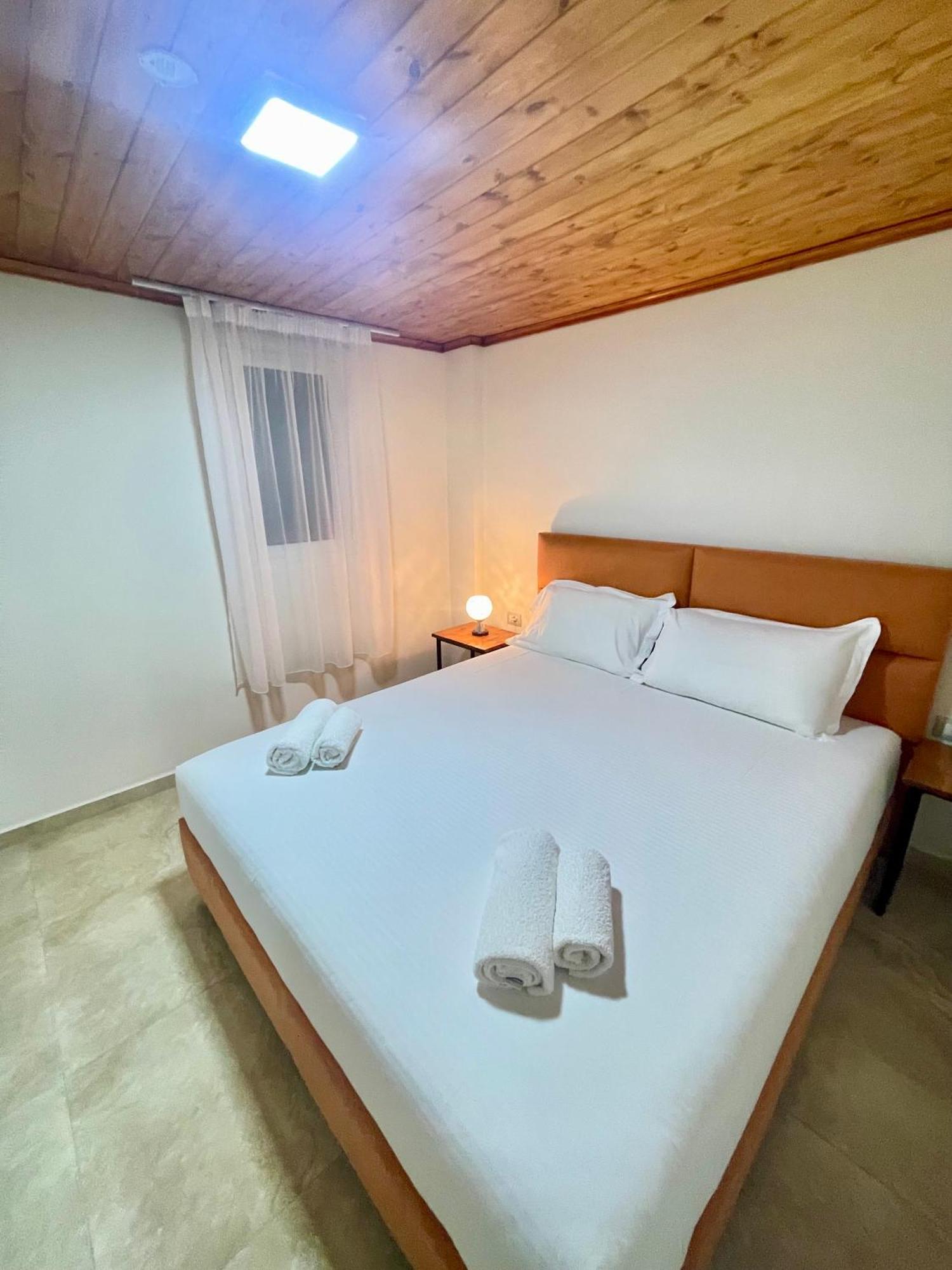 Crown Deluxe Apartments Саранда Экстерьер фото