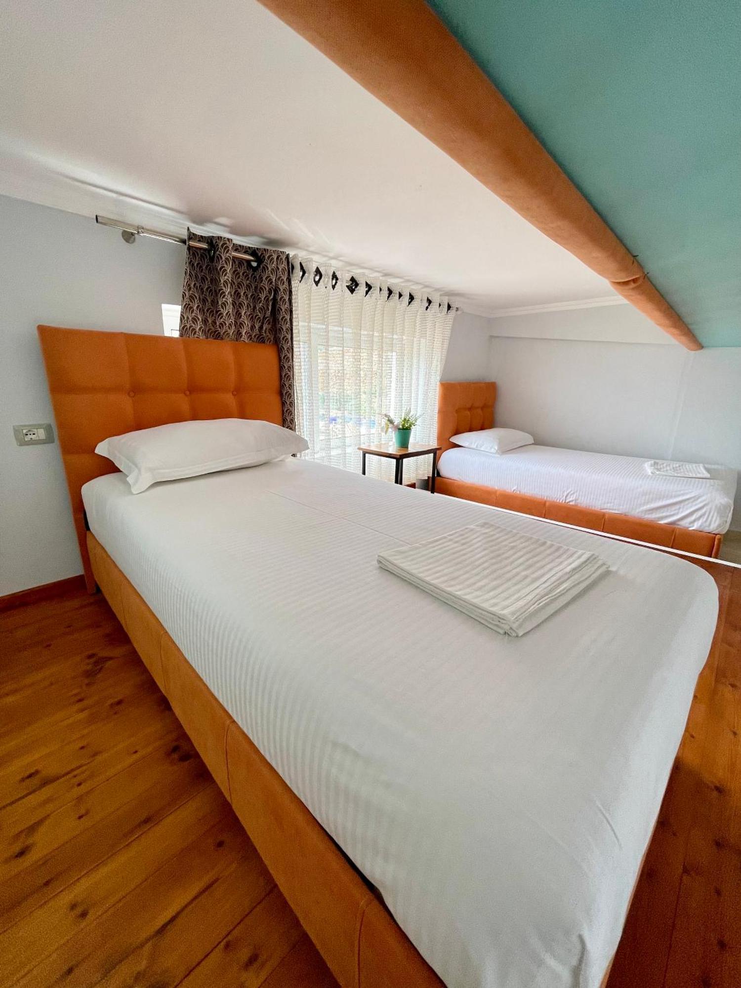 Crown Deluxe Apartments Саранда Экстерьер фото