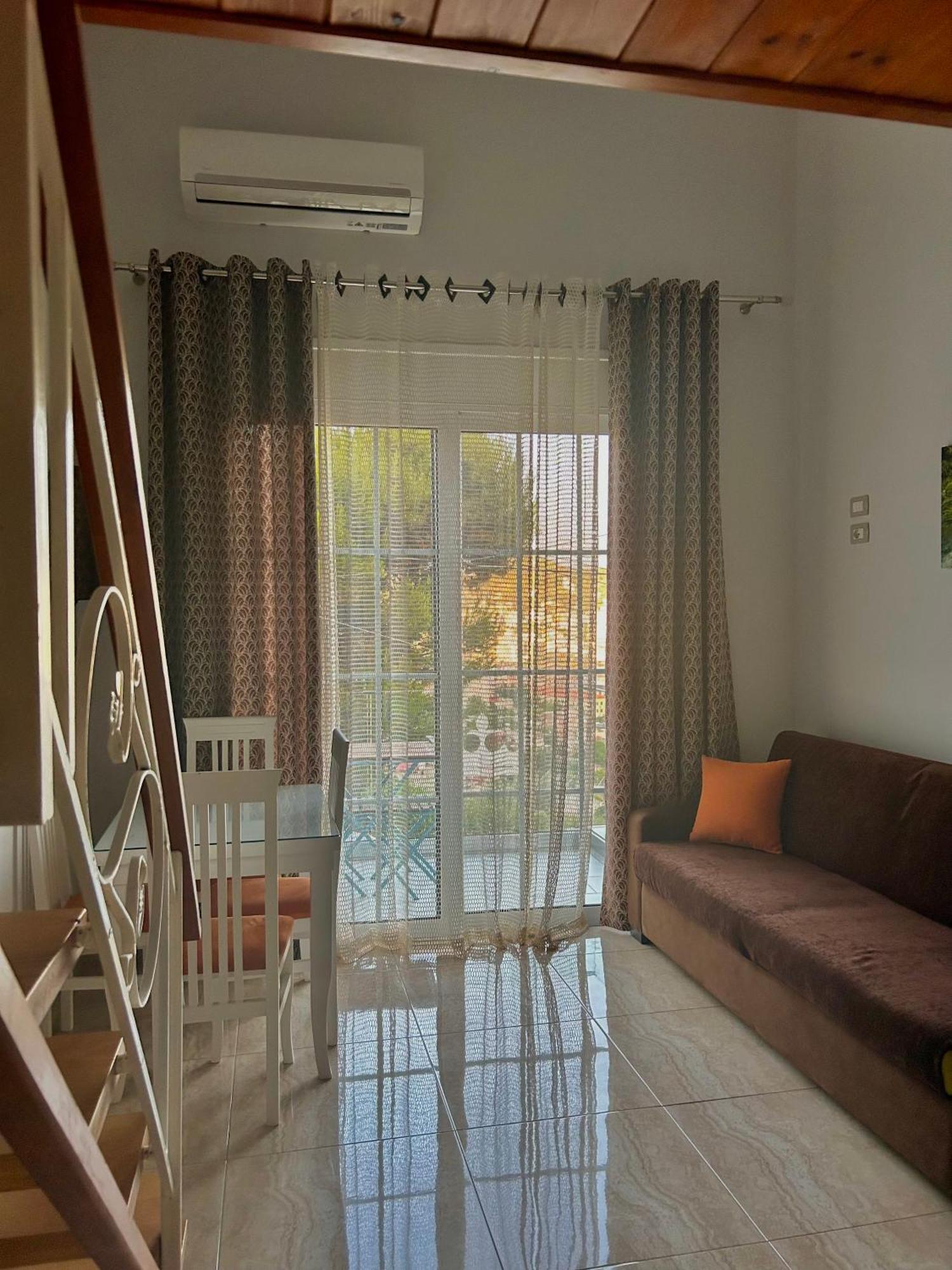 Crown Deluxe Apartments Саранда Экстерьер фото
