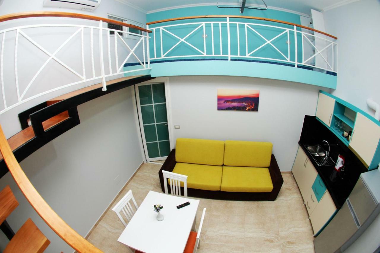 Crown Deluxe Apartments Саранда Экстерьер фото