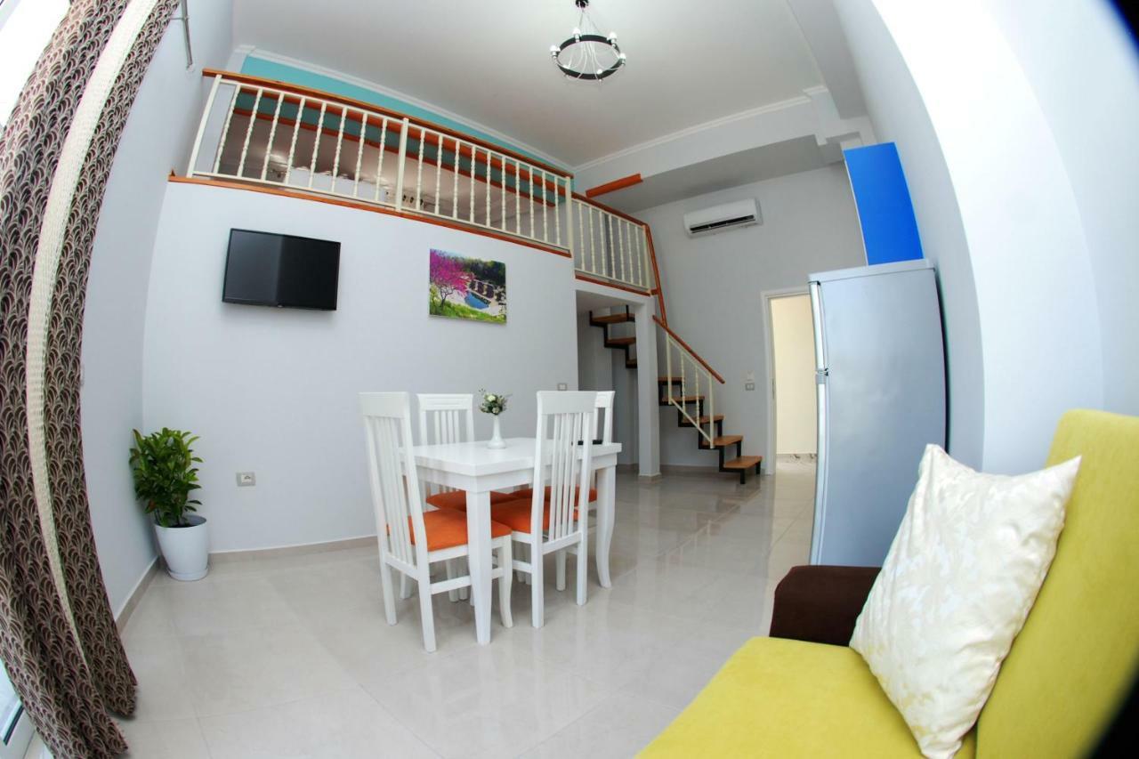 Crown Deluxe Apartments Саранда Экстерьер фото